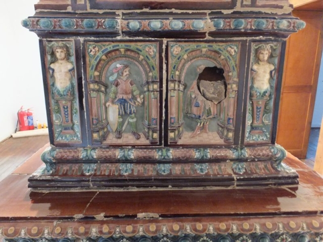 Poškodenia na peci pred rozobratím