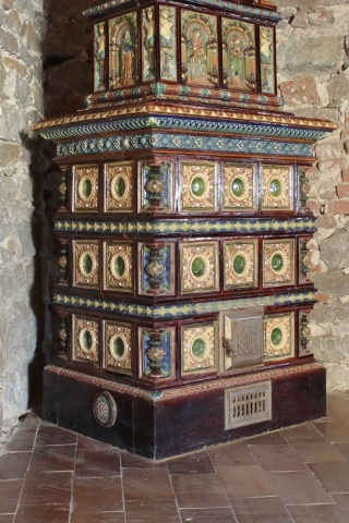 Pec po reštaurovaní a postavení - detail na ohniskovú časť pece