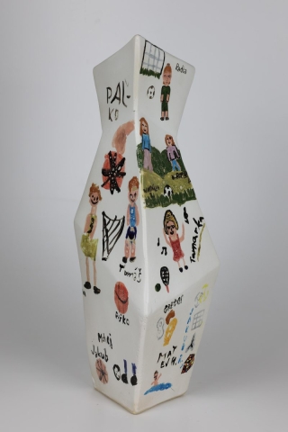 Váza pre druhú  pani vychovávateľku