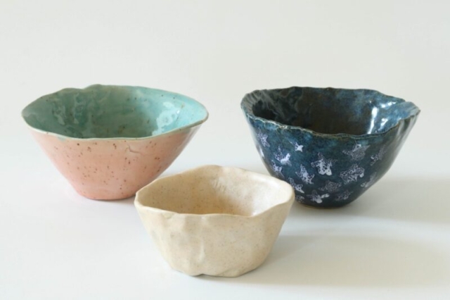 011 misky z kameniny glazované farebnými glazúrami