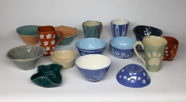 014 Hrnčeky a misky, čo si deti vytvorili počas krúžku