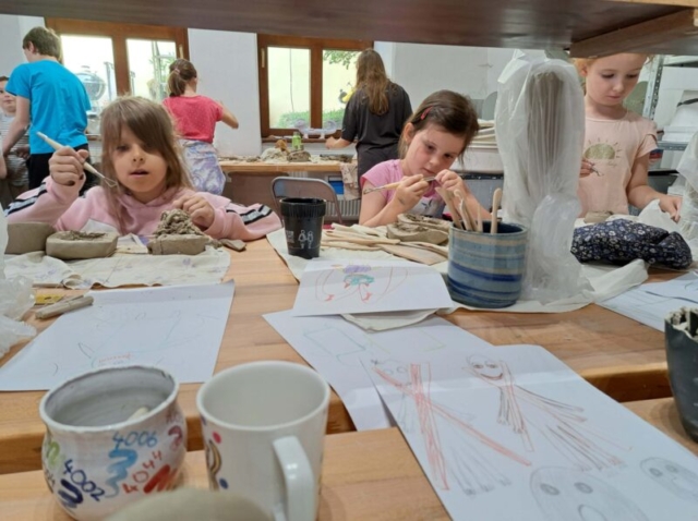 Vyrábanie plastík, Laura, Maja, Mimi